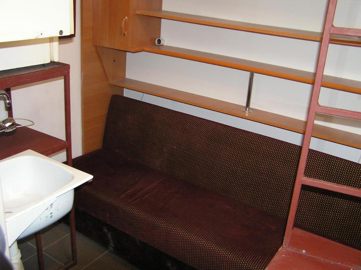 Apartament P1 Okropnie Mala Kawalerka Z Lazienka Centrum 5 Przystankow Halczyna 9 *